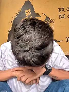  IRRESISTIBLE  online show from February 20, 2025, 12:04 pm