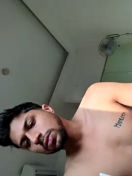  IRRESISTIBLE  online show from October 5, 2025, 11:39 pm