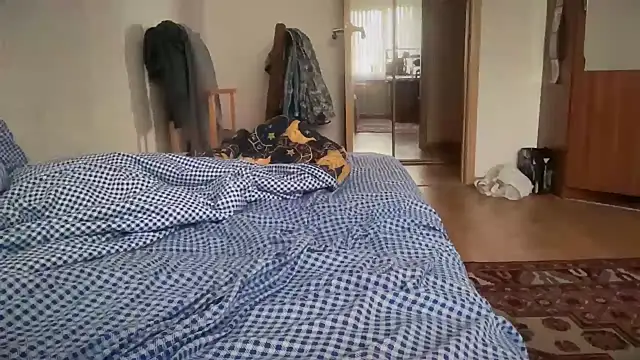 Lamonteik online show from October 21, 2025, 9:41 am