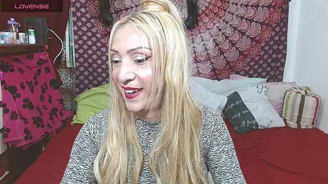 elena evans online show from March 19, 2025, 8:32 pm