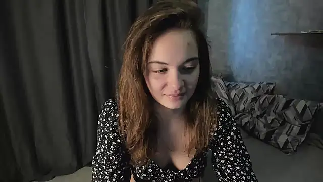 KristinaLoison online show from April 7, 2026, 1:02 pm