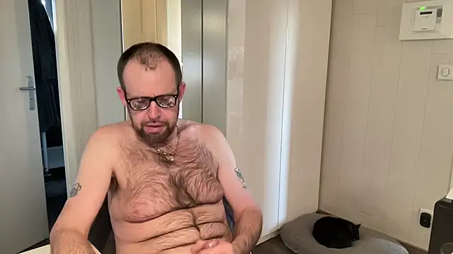 FABIOGLASSES online show from February 26, 2026, 6:46 am