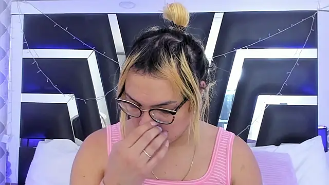 katya kozlov online show from March 3, 2026, 3:57 am