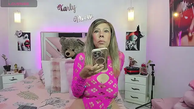 Karly moon online show from September 17, 2025, 8:11 pm