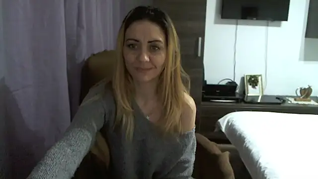 EllaMilf  online show from January 18, 2026, 2:37 am