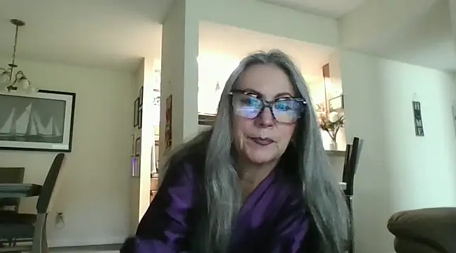 EvaRobinson online show from February 19, 2025, 6:00 pm
