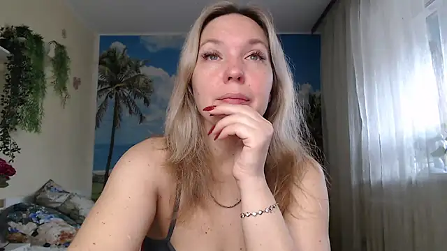 Snapshot of soaring_love chatting on October 1, 2025, 5:12 am soaring love online show from October 1, 2025, 5:12 am