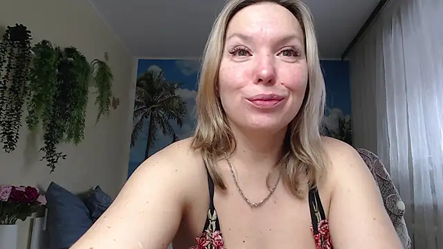 Snapshot of soaring_love chatting on March 11, 2025, 4:41 am soaring love online show from March 11, 2025, 4:41 am