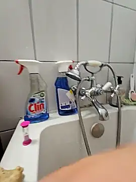 feathersify online show from September 15, 2025, 8:15 am