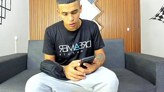 yeckodream online show from March 10, 2025, 3:45 am