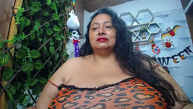 TistMature online show from October 28, 2025, 1:21 pm