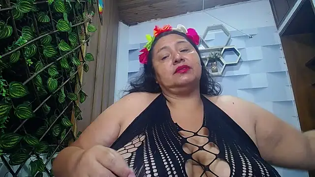 TistMature online show from November 6, 2025, 1:15 pm