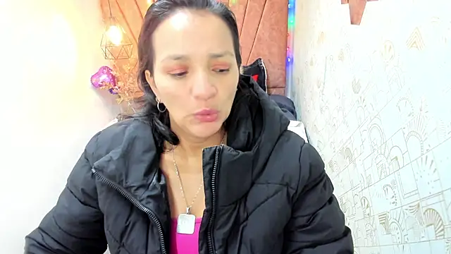 MarilynMiilf  online show from December 17, 2025, 8:25 pm