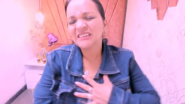 MarilynMiilf  online show from October 16, 2025, 7:33 pm