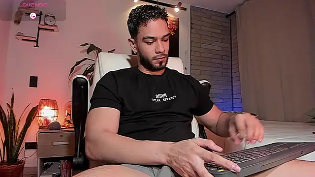 Snapshot of Josseph1_ chatting on July 14, 2026, 2:05 am Josseph1 online show from July 14, 2026, 2:05 am