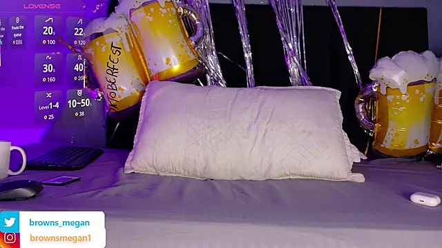 Megan browns1 online show from September 24, 2025, 1:06 pm