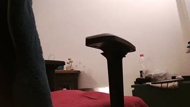 chubbysmallcockxh online show from April 25, 2026, 8:28 pm