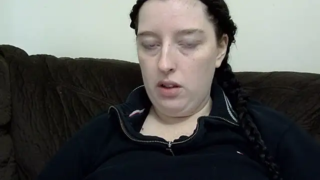 Luna Foxx22 online show from January 13, 2026, 6:34 pm