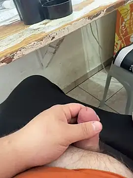 Snapshot of buri232 chatting on March 17, 2025, 12:57 pm buri232 online show from March 17, 2025, 12:57 pm