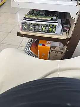 Snapshot of buri232 chatting on February 28, 2025, 12:42 pm buri232 online show from February 28, 2025, 12:42 pm