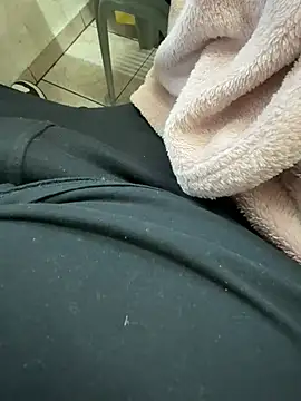 Snapshot of buri232 chatting on March 3, 2025, 8:08 am buri232 online show from March 3, 2025, 8:08 am