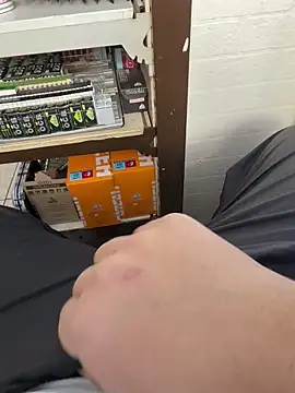 Snapshot of buri232 chatting on March 9, 2025, 2:10 pm buri232 online show from March 9, 2025, 2:10 pm