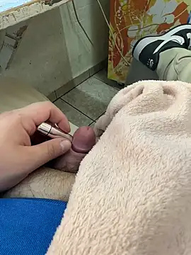 Snapshot of buri232 chatting on March 18, 2025, 3:12 pm buri232 online show from March 18, 2025, 3:12 pm