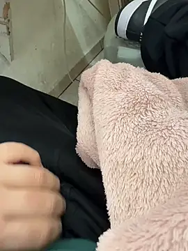 Snapshot of buri232 chatting on March 7, 2025, 2:12 pm buri232 online show from March 7, 2025, 2:12 pm