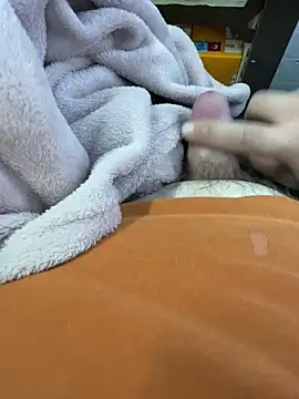 Snapshot of buri232 chatting on March 15, 2025, 6:21 pm buri232 online show from March 15, 2025, 6:21 pm