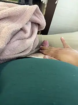 Snapshot of buri232 chatting on October 4, 2025, 9:55 am buri232 online show from October 4, 2025, 9:55 am