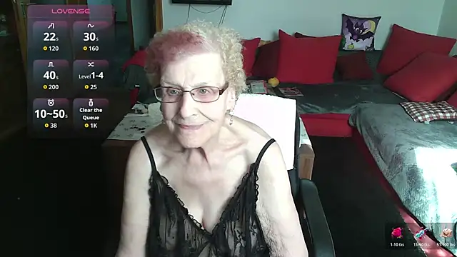 HeisseomaOriginal online show from May 21, 2026, 7:06 am