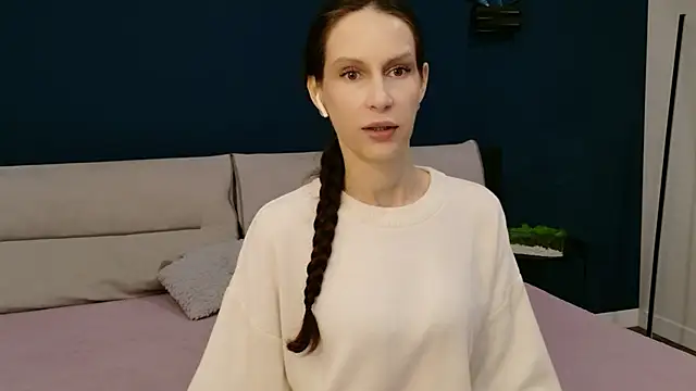 Snapshot of Mila_Anders chatting on April 19, 2026, 4:35 am Mila Anders online show from April 19, 2026, 4:35 am