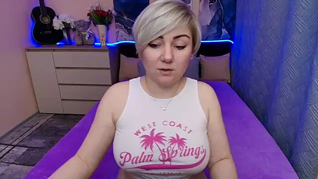 BlondPearl online show from March 18, 2026, 11:48 pm