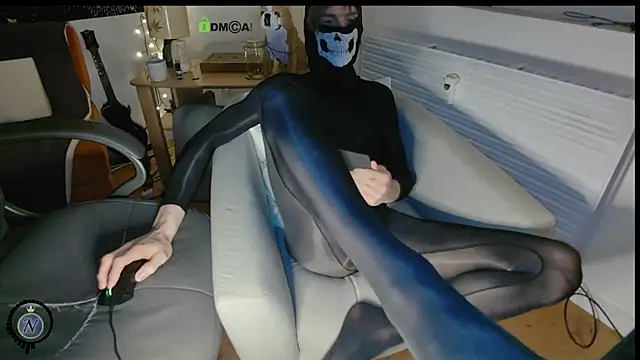 Snapshot of Nyl0nnickb0y chatting on October 22, 2025, 8:19 pm Nyl0nnickb0y online show from October 22, 2025, 8:19 pm