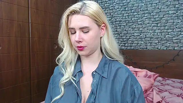 CuteBlondeMe online show from March 9, 2025, 6:00 pm