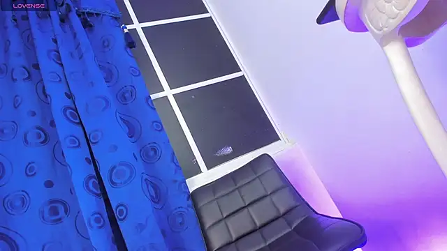 Sophia Cameron online show from March 13, 2025, 2:12 pm