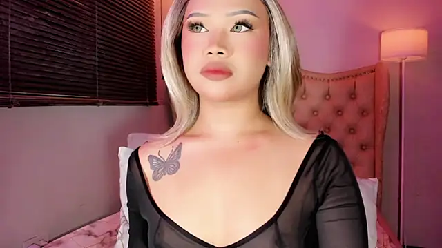 BoaHancockx online show from February 7, 2026, 6:49 pm