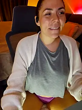 Ellie-L-Elizabeth online show from February 25, 2025, 1:20 am