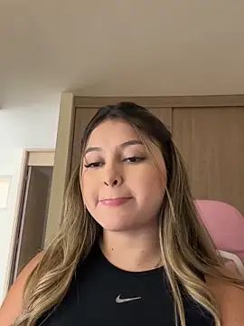 Snapshot of lunablossom_ chatting on November 30, 2025, 5:14 pm lunablossom online show from November 30, 2025, 5:14 pm