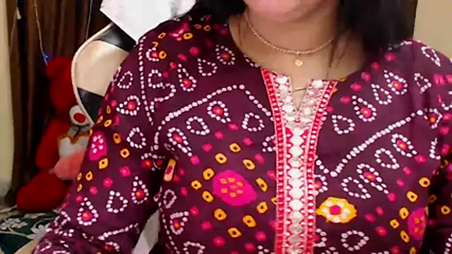 Snapshot of Naughty_Kashish chatting on November 24, 2025, 5:18 am Naughty Kashish online show from November 24, 2025, 5:18 am