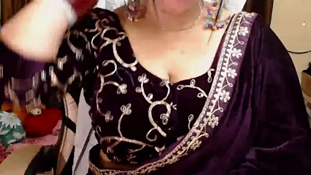 Snapshot of Naughty_Kashish chatting on October 27, 2025, 5:52 am Naughty Kashish online show from October 27, 2025, 5:52 am