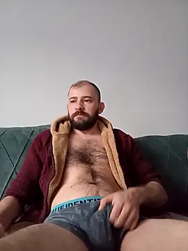 NiiiRvaNaa online show from October 27, 2025, 4:57 am