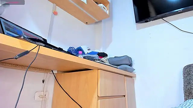 Snapshot of MikeMiller2 chatting on September 30, 2025, 6:19 am MikeMiller2 online show from September 30, 2025, 6:19 am