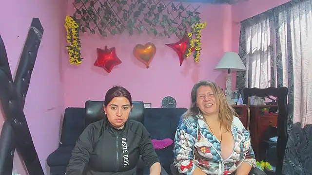 lesbiancuple online show from February 17, 2026, 2:58 pm