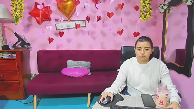 lesbiancuple online show from February 11, 2026, 11:43 am