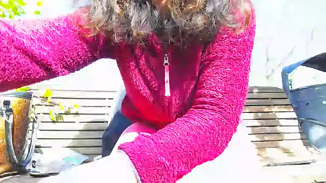 SquirtyMellissaLabia online show from October 31, 2025, 8:00 am