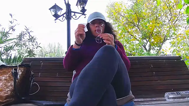 SquirtyMellissaLabia online show from October 15, 2025, 6:00 am