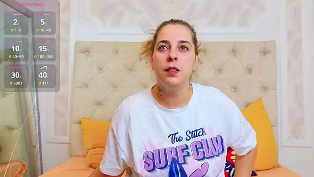 KarinaNoir online show from October 21, 2025, 3:28 am