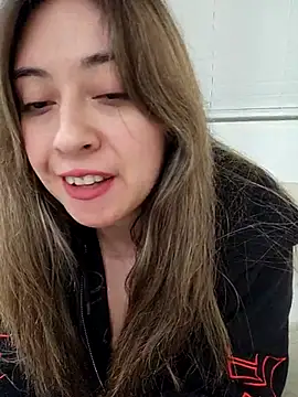 AriannaPena online show from March 13, 2025, 9:43 am