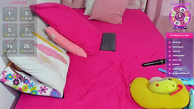 amy petite online show from January 7, 2026, 9:42 pm